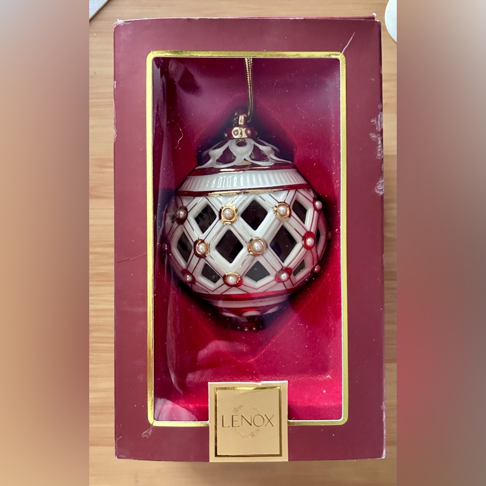 LENOX FLORENTINE and PEARL BALL Ornament NIB